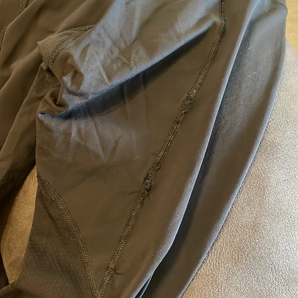 🎉Lululemon Capris All Black Leggings! - Picture 4 of 4